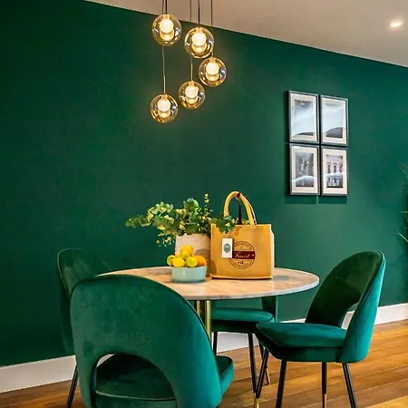 Апартаменты The Oasis @ Ryedale House *